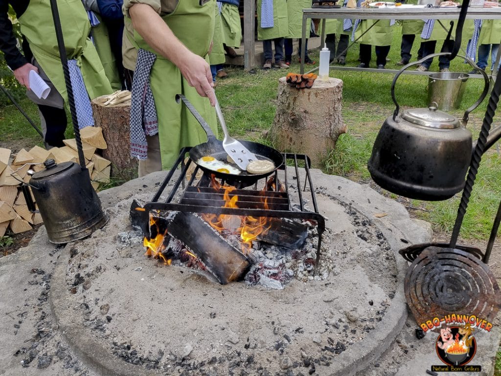 Frühstück auf dem Feuer