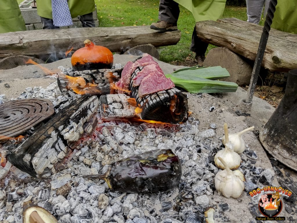 Steak und Gemüse auf der Glut